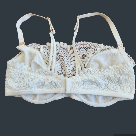 Aerie Real Power Lace Balconette - Picture 3 of 5